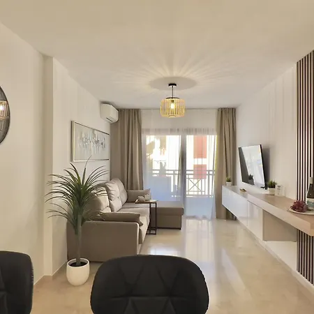 Paulmarie In Appartement *